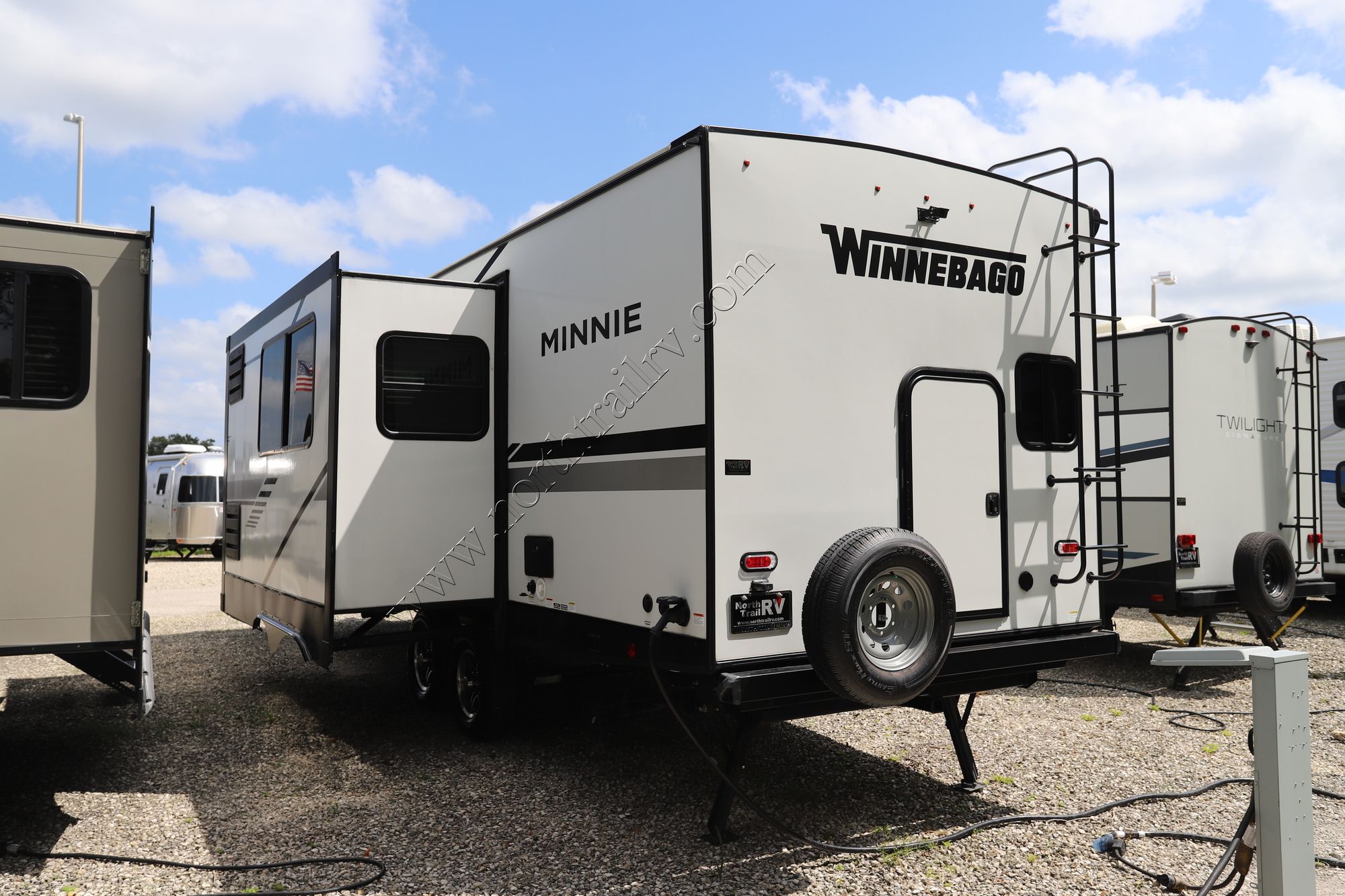 Used 2022 Winnebago Minnie 2301BHS Travel Trailer  For Sale