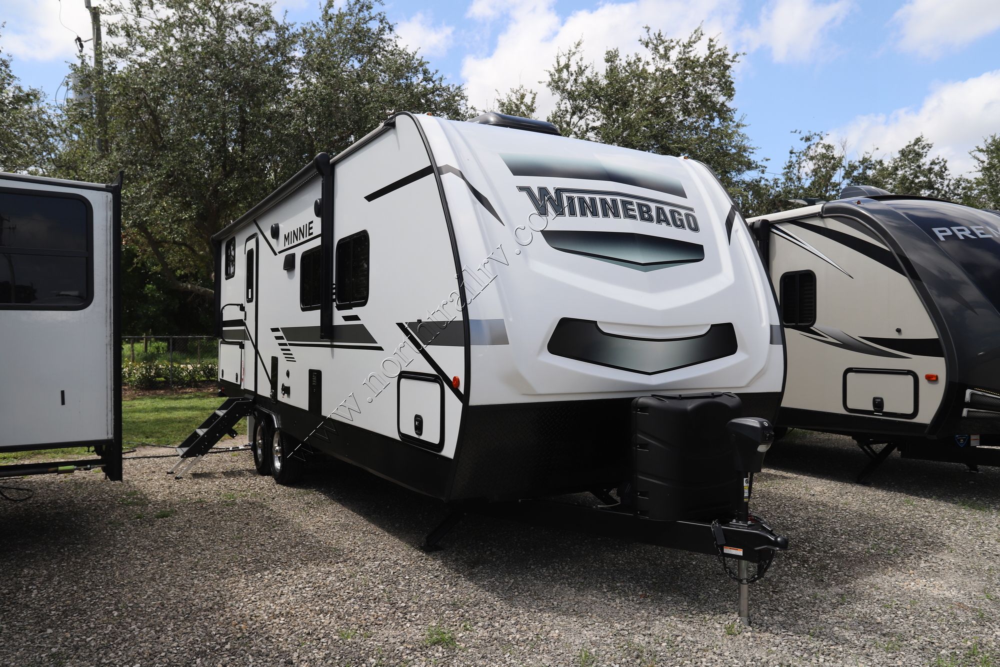 Used 2022 Winnebago Minnie 2301BHS Travel Trailer  For Sale