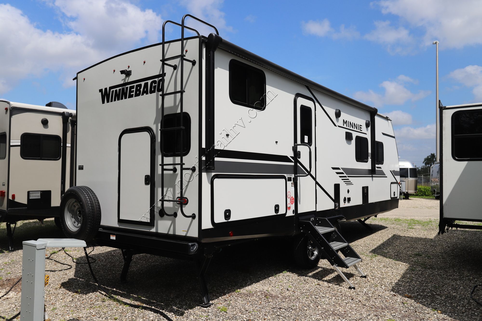 Used 2022 Winnebago Minnie 2301BHS Travel Trailer  For Sale