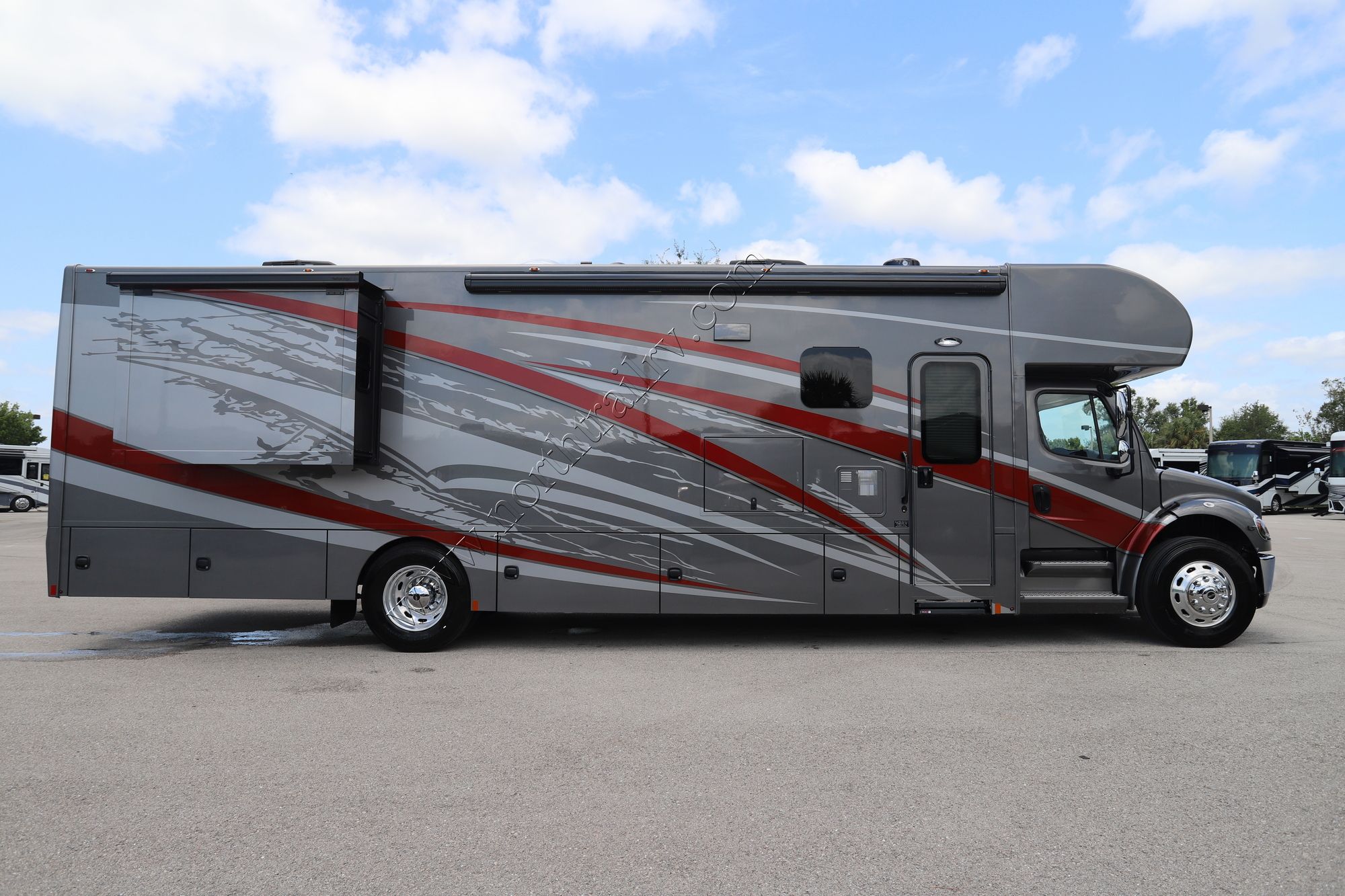 Used 2022 Renegade Rv Valencia 38RW Super C  For Sale