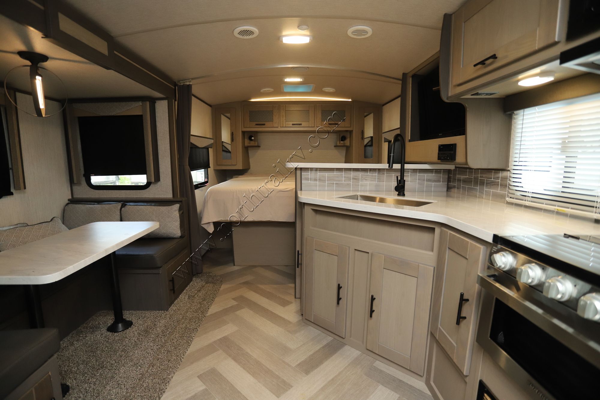 Used 2021 Twilight Signature 2100 Travel Trailer  For Sale