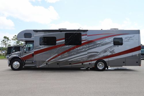 2022 Renegade Rv Valencia 38RW