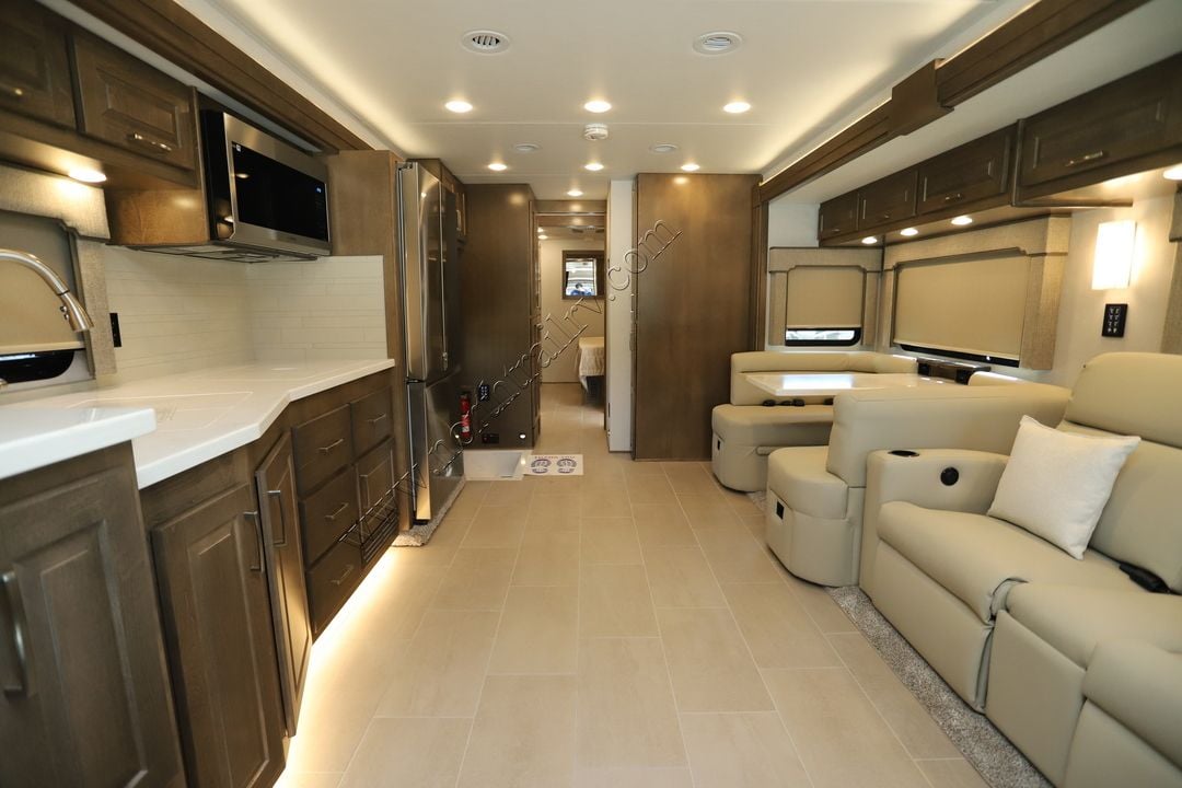 2024 Renegade Rv Verona Le 38LDG 15557