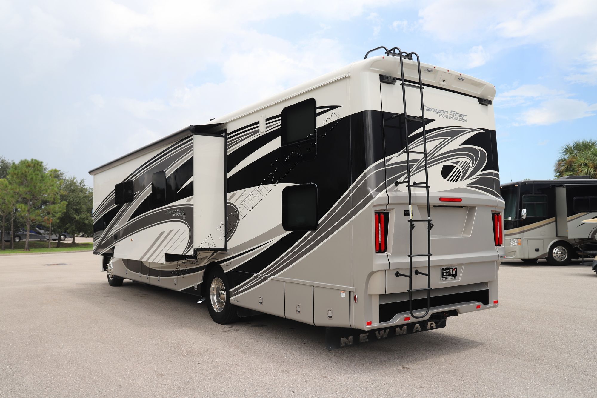 New 2023 Newmar Canyon Star 3947 Class A  For Sale