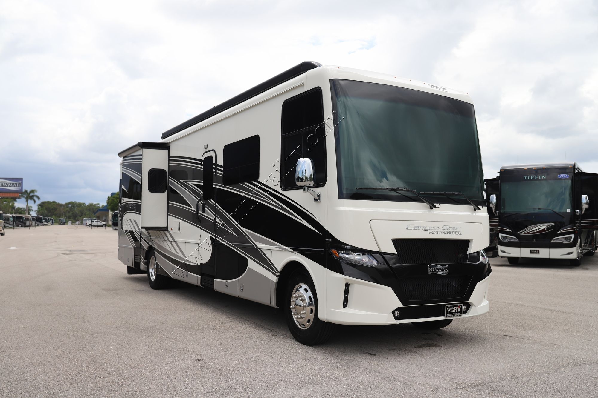 New 2023 Newmar Canyon Star 3947 Class A  For Sale