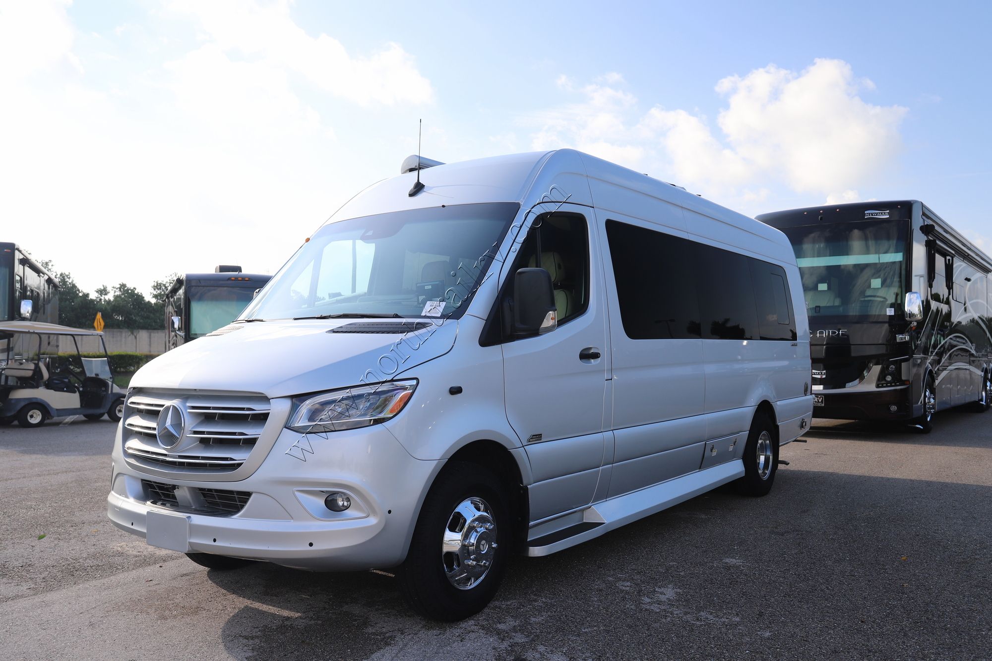 Used 2021 Midwest Passage MD4 WEEKENDER Class B  For Sale