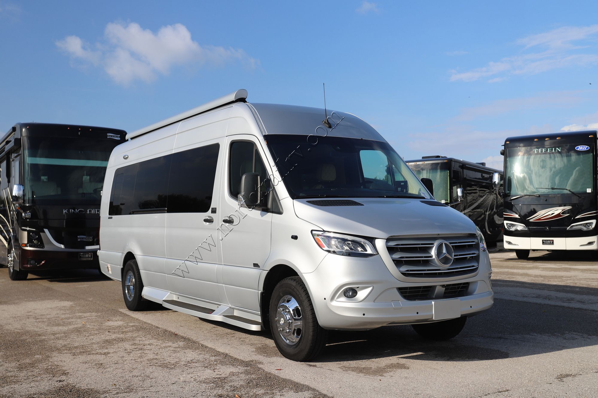 Used 2021 Midwest Passage MD4 WEEKENDER Class B  For Sale