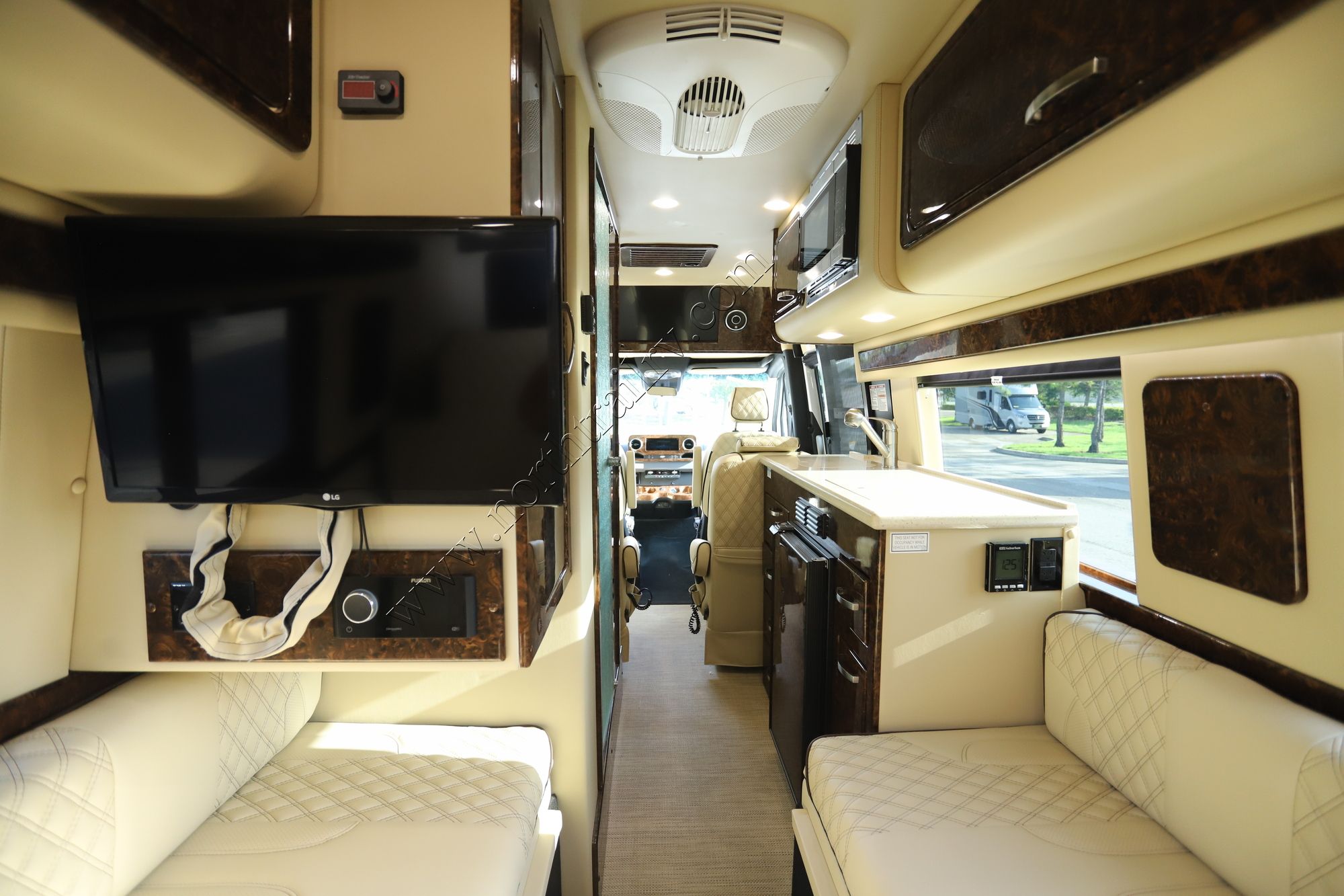 Used 2021 Midwest Passage MD4 WEEKENDER Class B  For Sale