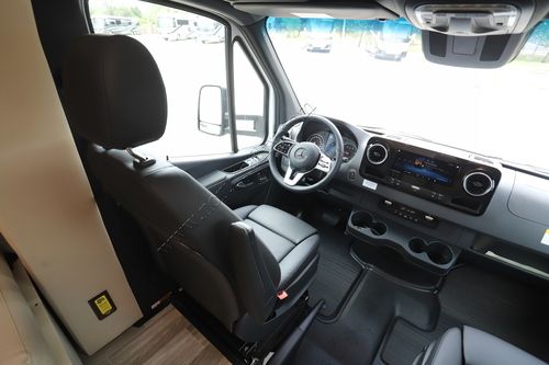 2024 Tiffin Motor Homes Wayfarer 25RLW
