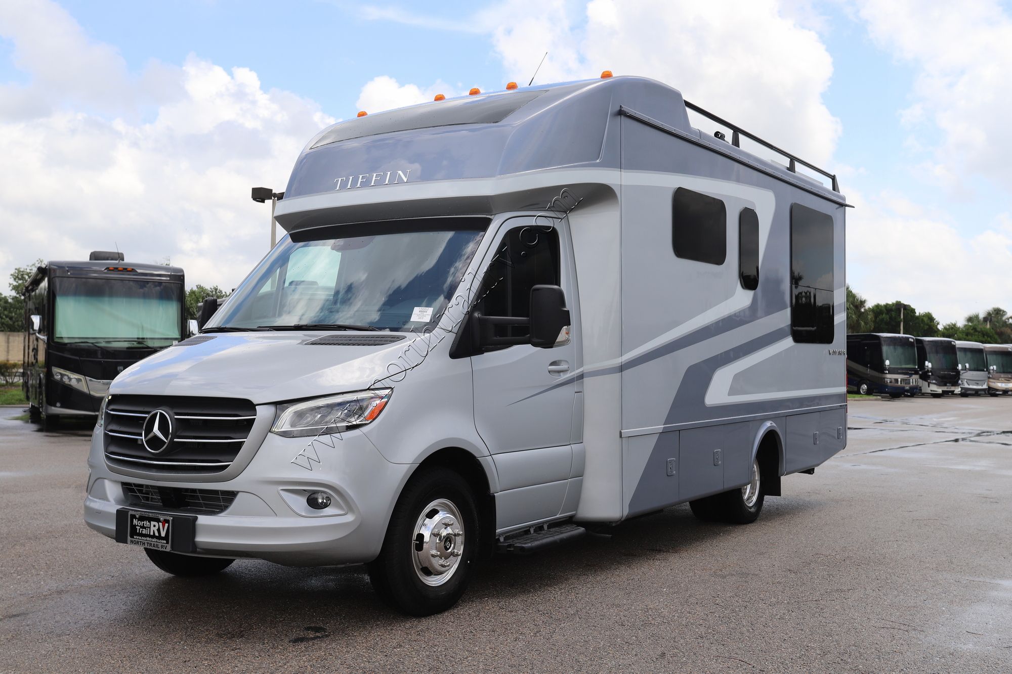 New 2024 Tiffin Motor Homes Wayfarer 25RLW Class C  For Sale