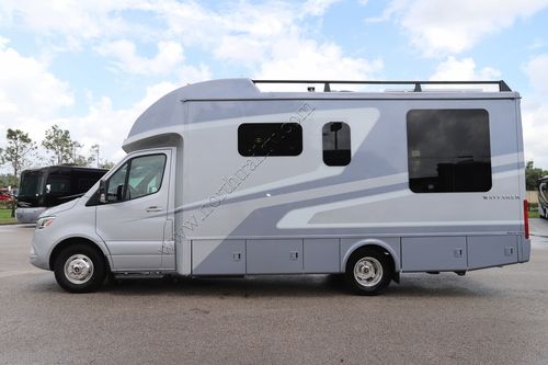 2024 Tiffin Motor Homes Wayfarer 25RLW