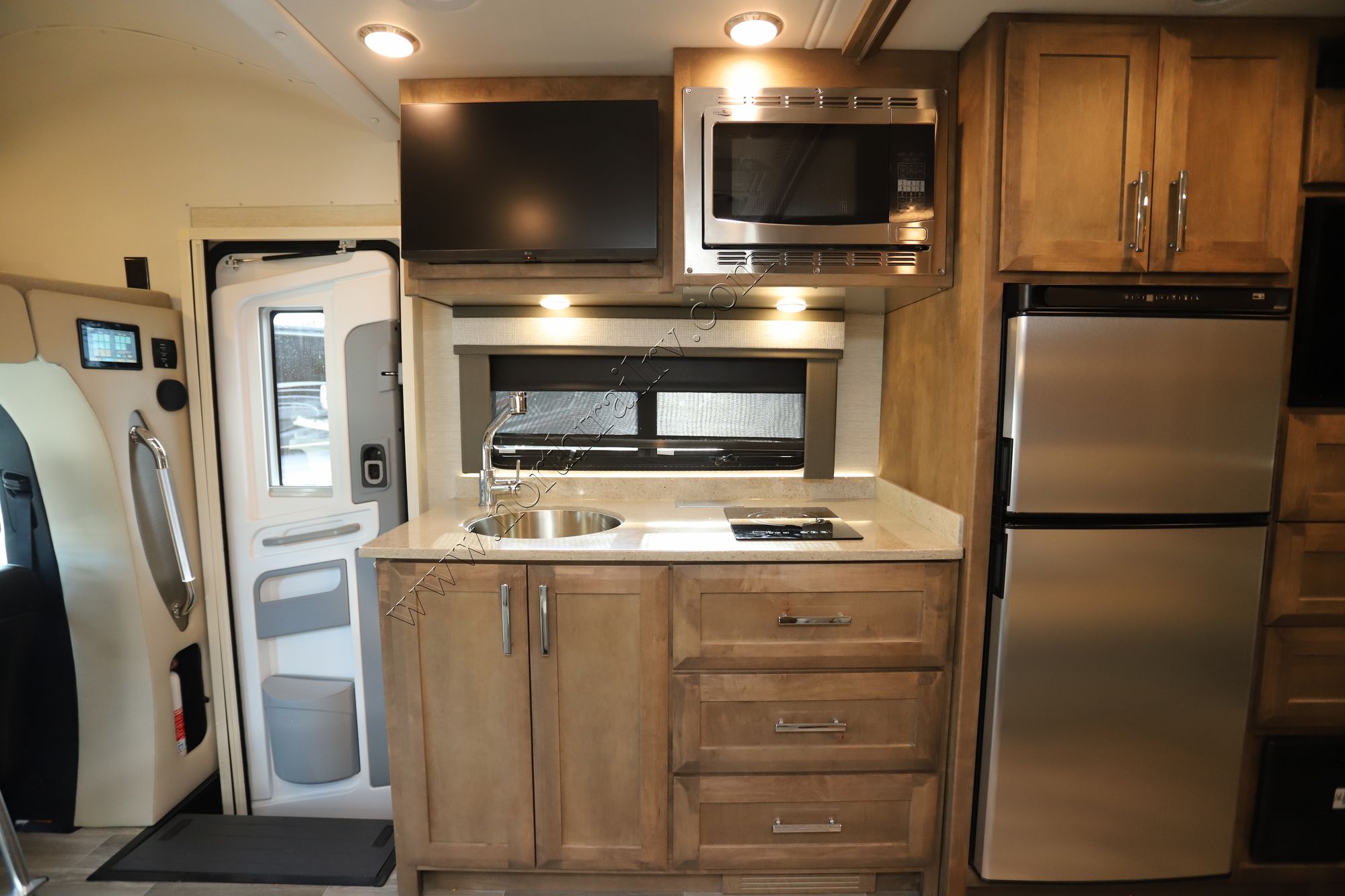 Used 2023 Tiffin Motor Homes Wayfarer 25RW Class C  For Sale