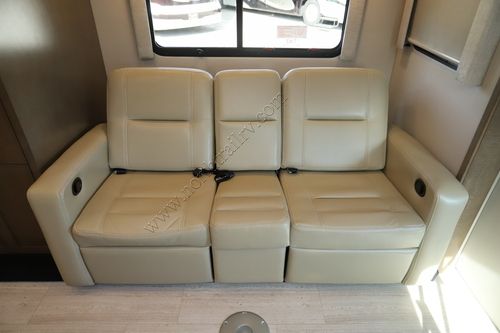2023 Renegade Rv Vienna 25FWC
