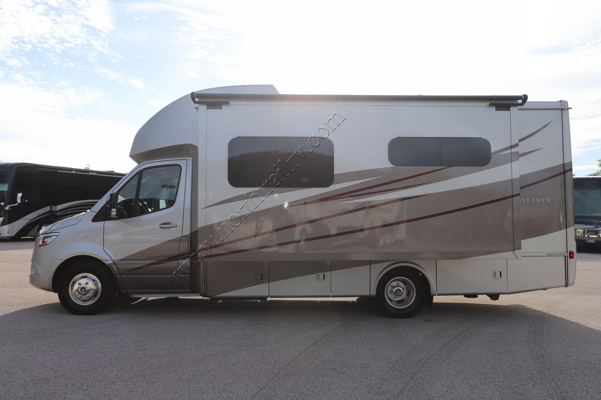 Used 2023 Tiffin Motor Homes Wayfarer 25RW Class C  For Sale