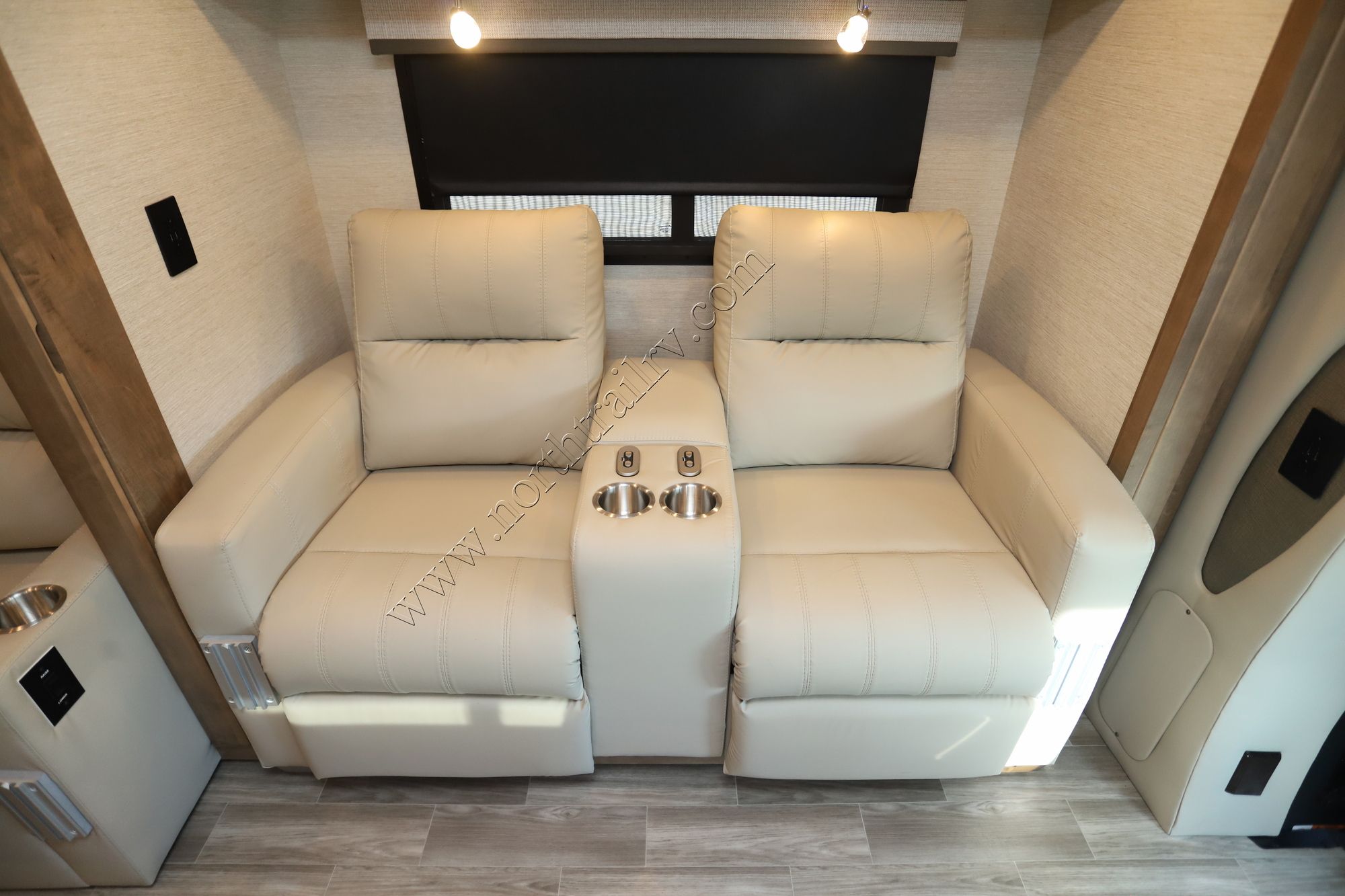 Used 2023 Tiffin Motor Homes Wayfarer 25RW Class C  For Sale