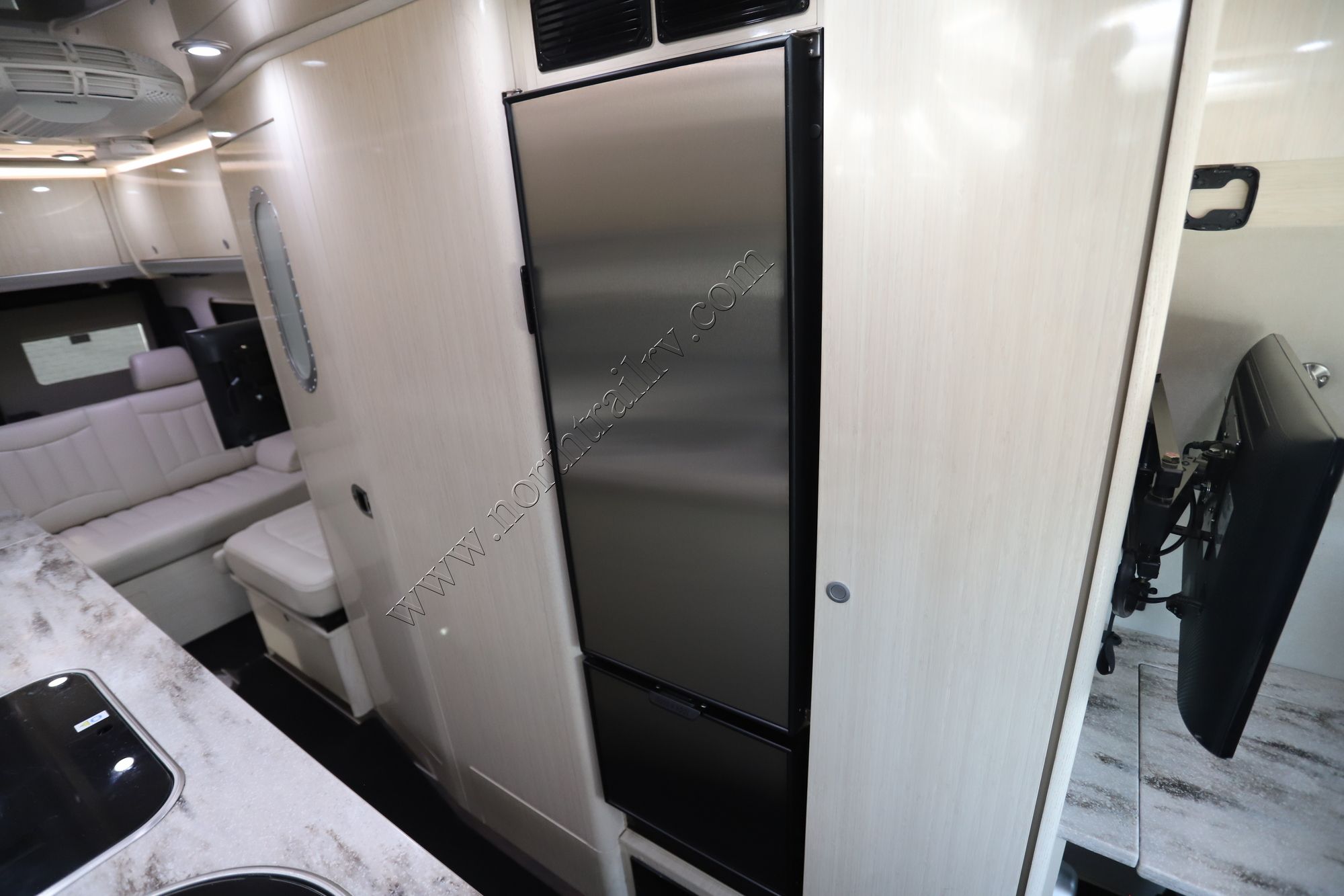 Used 2018 Airstream Interstate Ext GRAND TOUR 4X4 Class B  For Sale