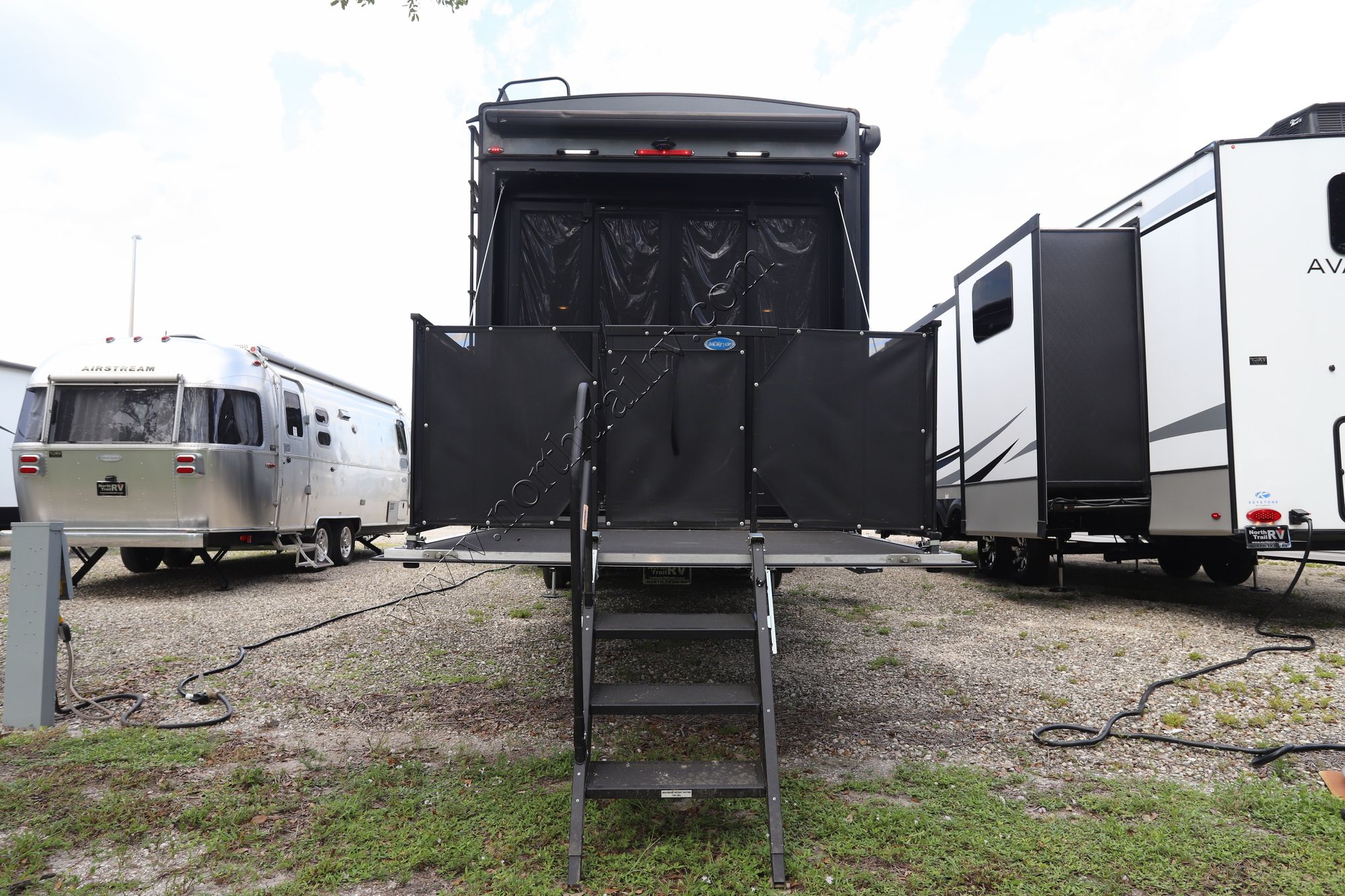 Used 2017 Forest River Xlr Thunderbolt 413 AMP Fifth Wheel  For Sale