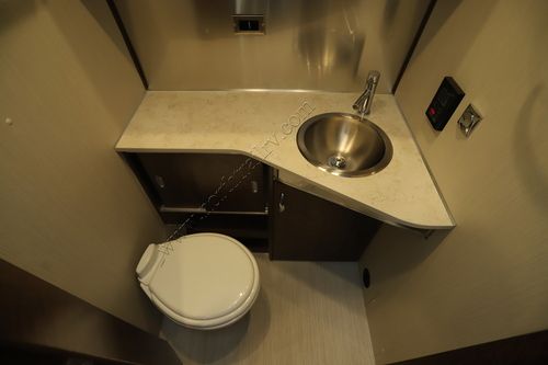 2024 Airstream Globetrotter 25FB Travel Trailer