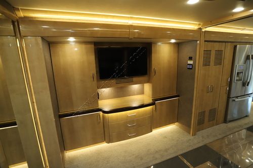 2018 American Coach American Eagle 45A