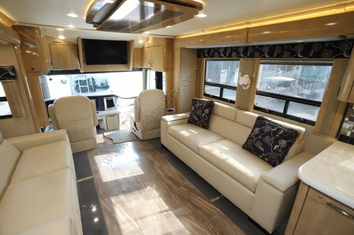 2018 American Coach American Eagle 45A