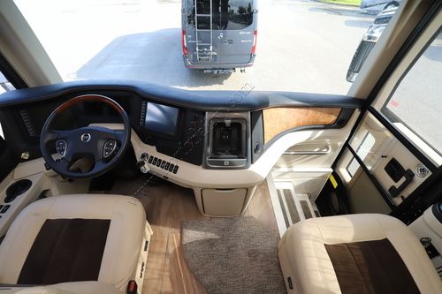 2018 American Coach American Eagle 45A