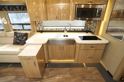2018 American Coach American Eagle 45A