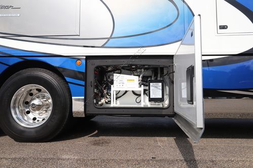 2018 American Coach American Eagle 45A