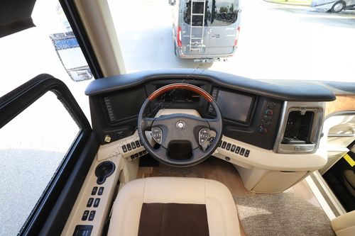 2018 American Coach American Eagle 45A