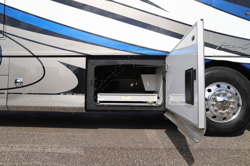 2018 American Coach American Eagle 45A