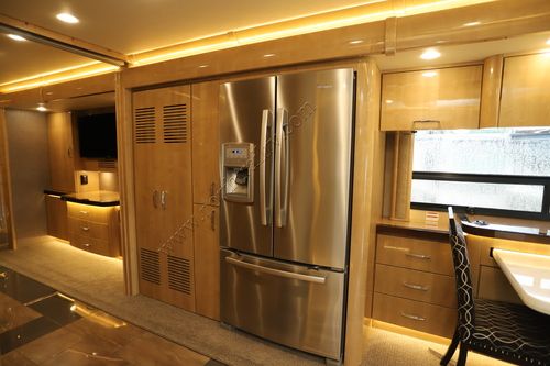 2018 American Coach American Eagle 45A