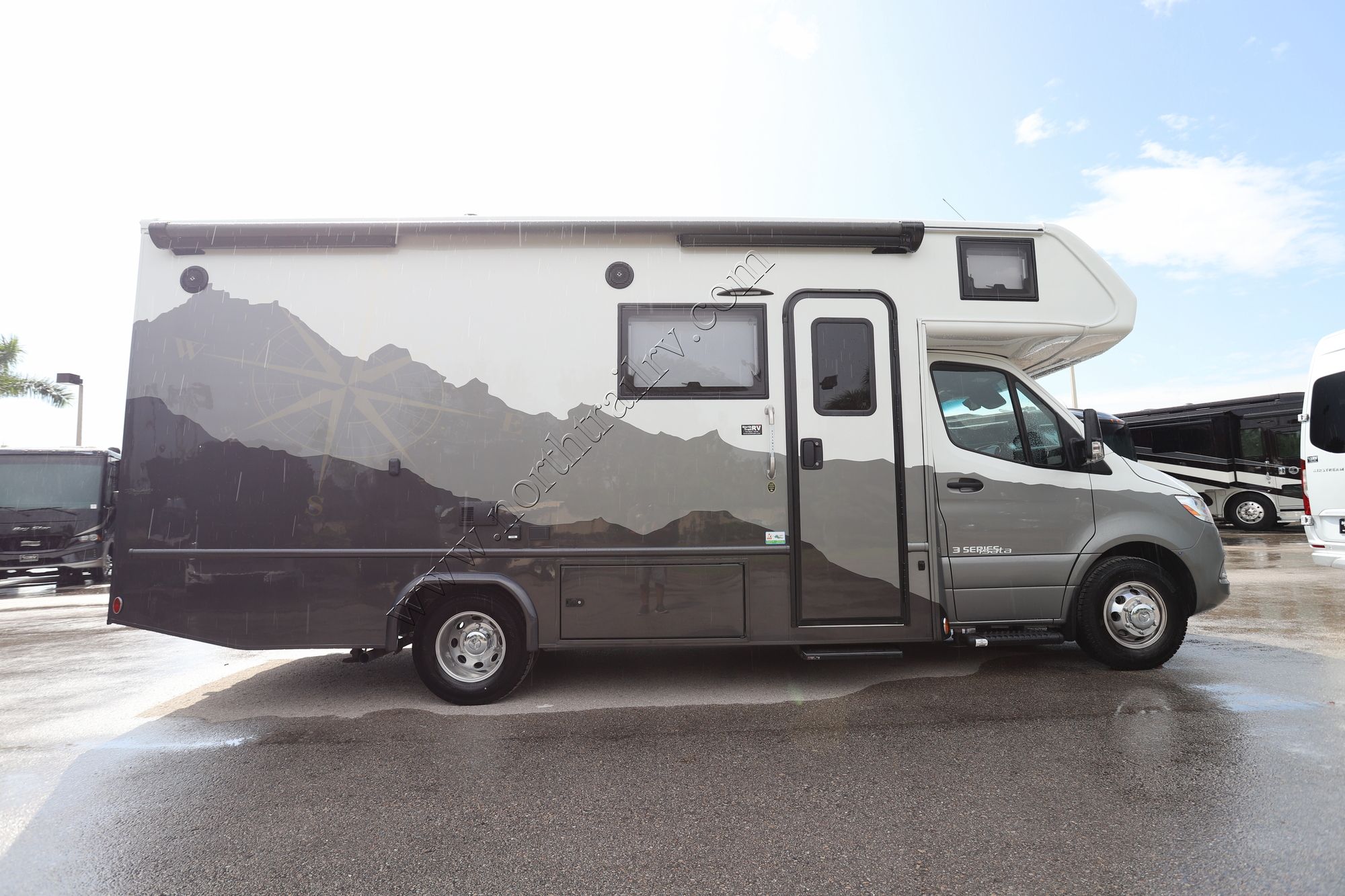 New 2024 Dynamax Isata 3 24FW FREEDOM EDITION Class C  For Sale