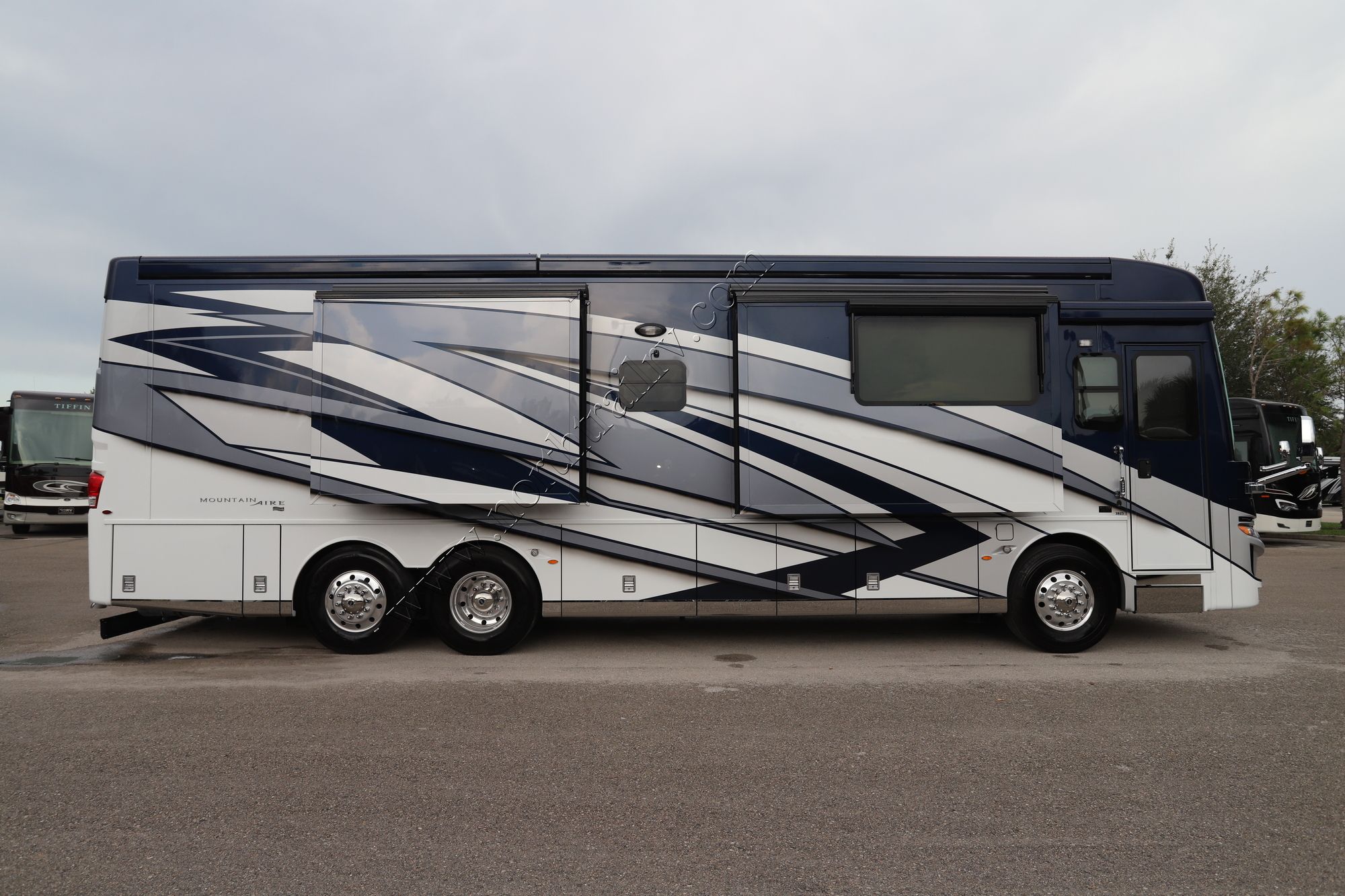 New 2024 Newmar Mountain Aire 3825 Class A  For Sale