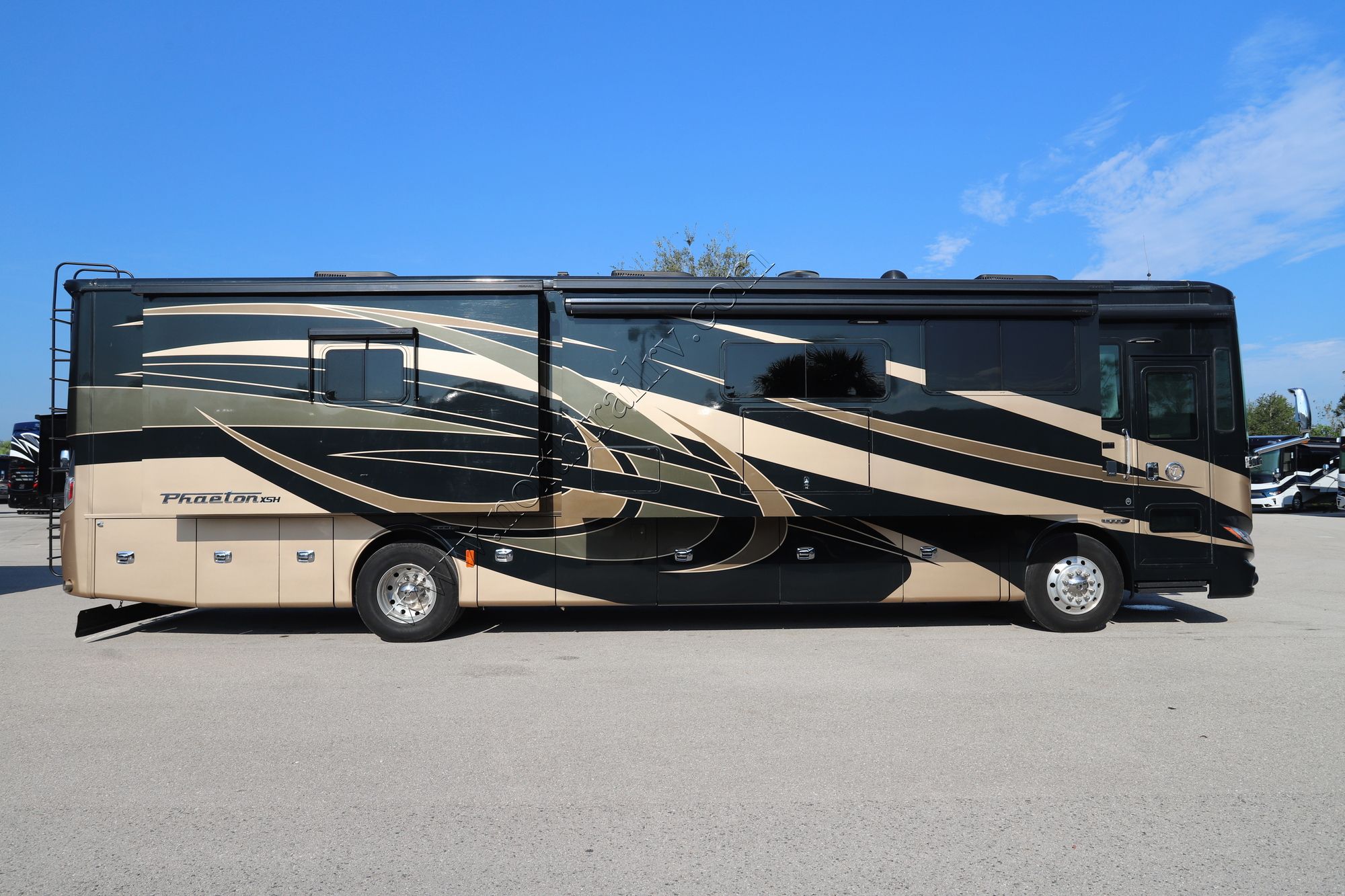 Used 2019 Tiffin Motor Homes Phaeton 40IH Class A  For Sale