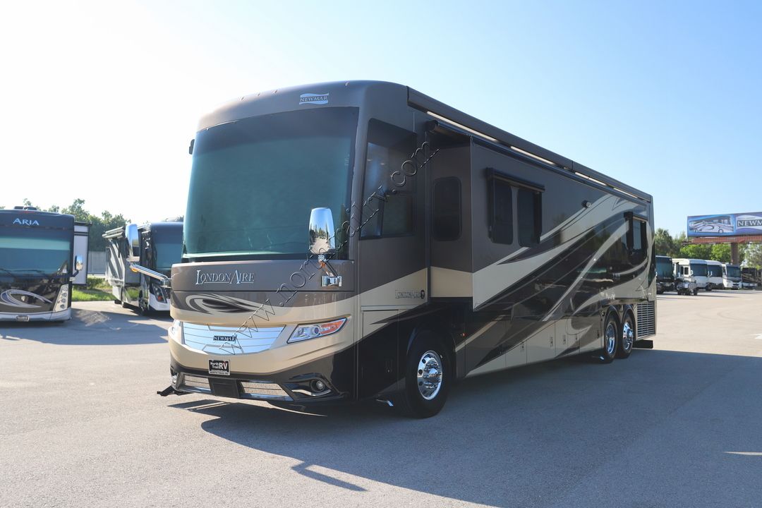 2018 Newmar London Aire 4533 15499-1