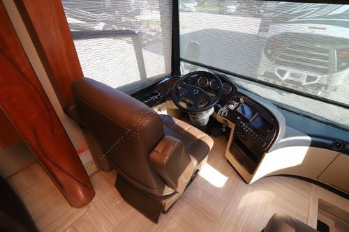 2018 Newmar London Aire 4533