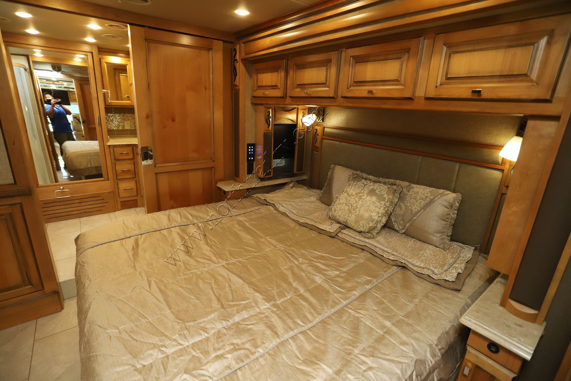 Used 2018 Tiffin Motor Homes Phaeton 40QBH Class A  For Sale