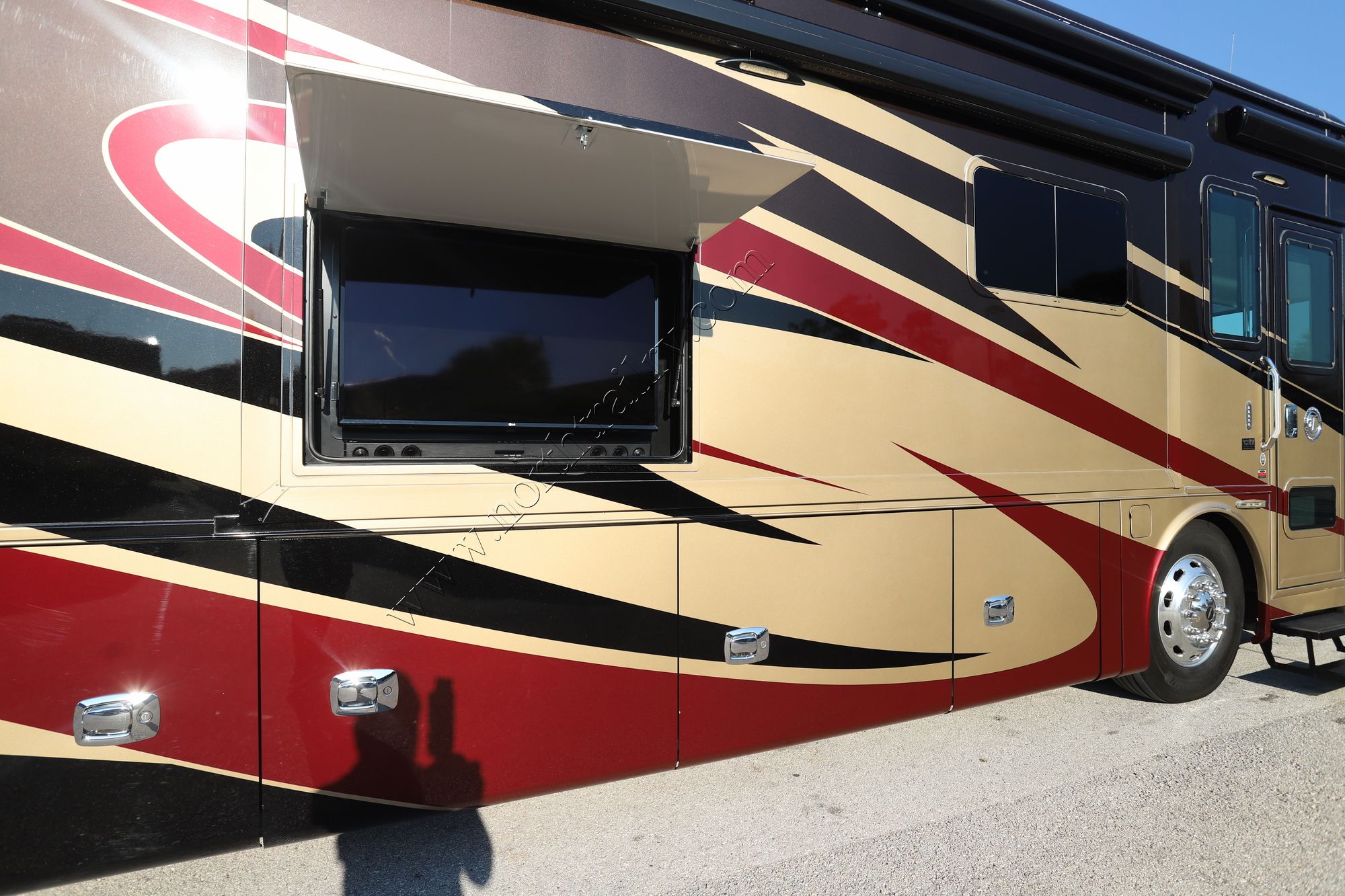 Used 2018 Tiffin Motor Homes Phaeton 40QBH Class A  For Sale