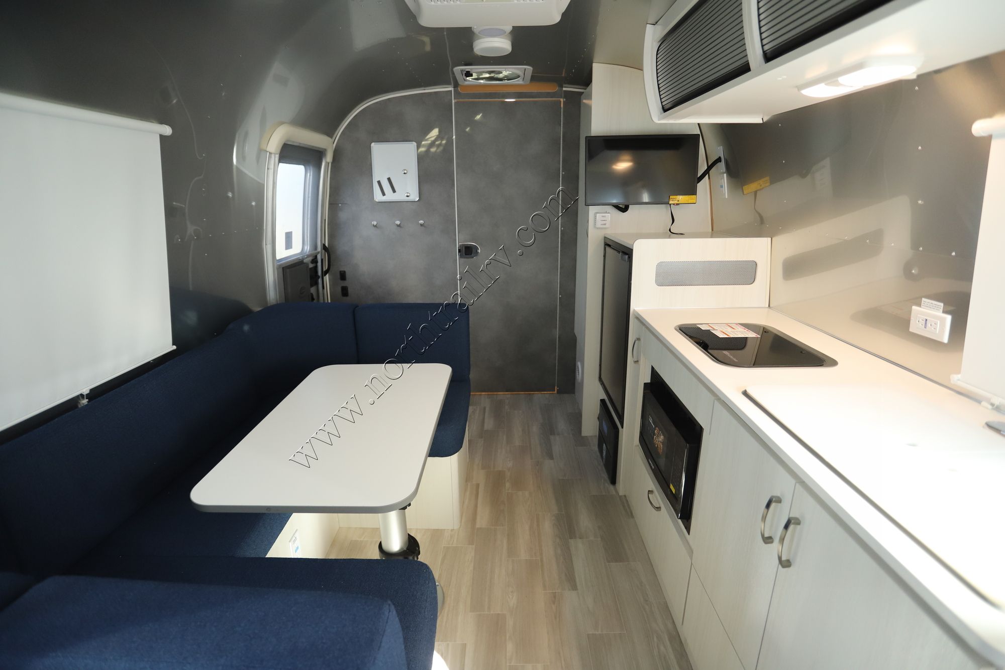 2024 Airstream Bambi 22FB Travel Trailer New  For Sale