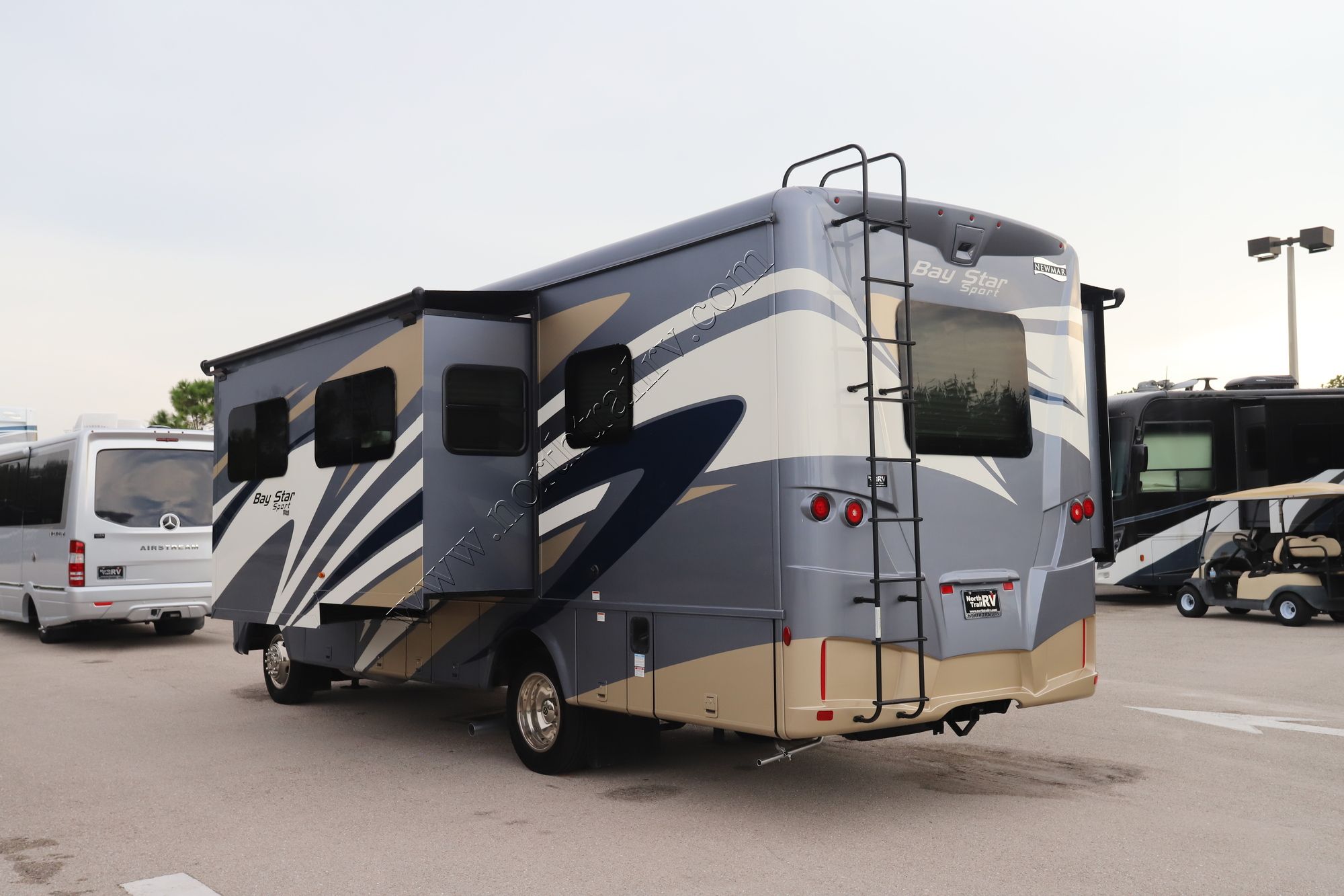 Used 2021 Newmar Bay Star Sport 2702 Class A  For Sale