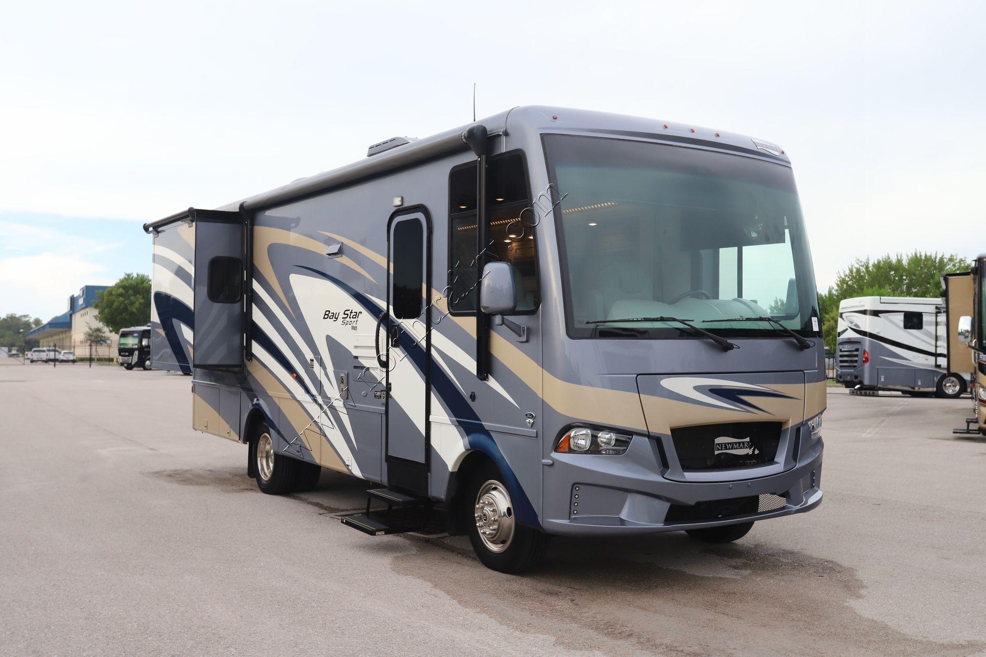 Used 2021 Newmar Bay Star Sport 2702 Class A  For Sale