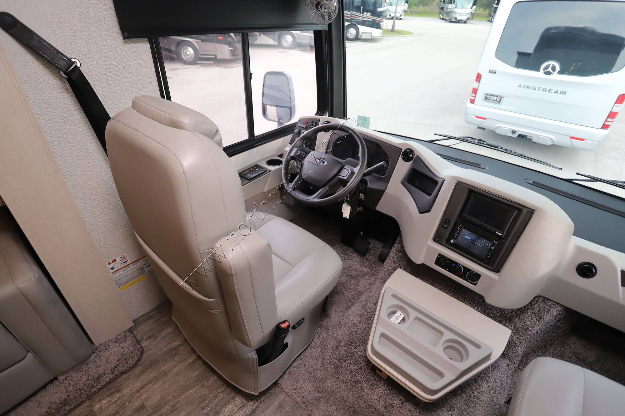 Used 2021 Newmar Bay Star Sport 2702 Class A  For Sale