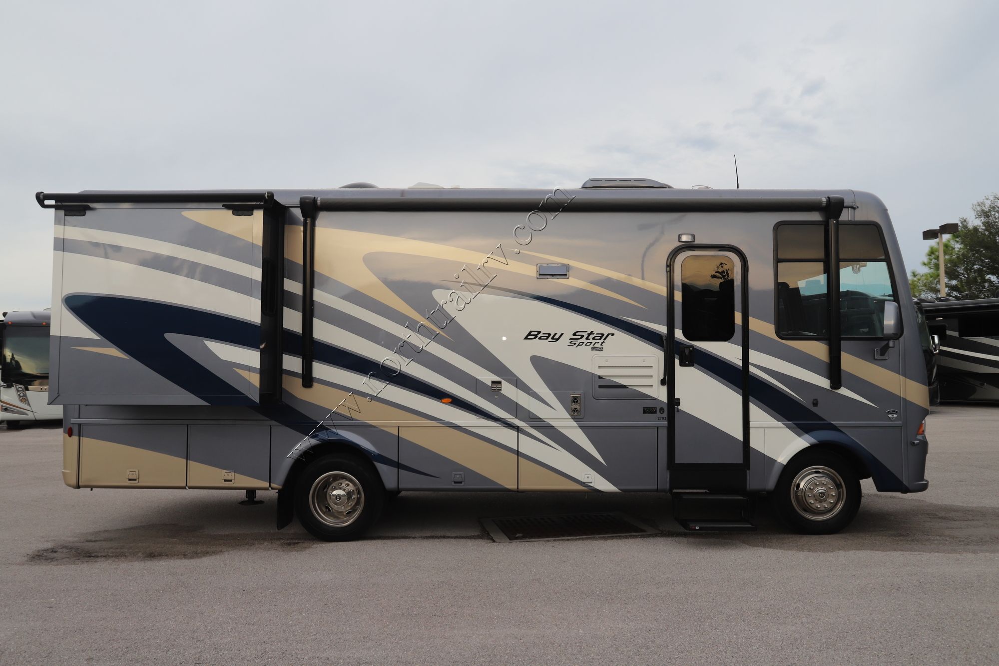 Used 2021 Newmar Bay Star Sport 2702 Class A  For Sale