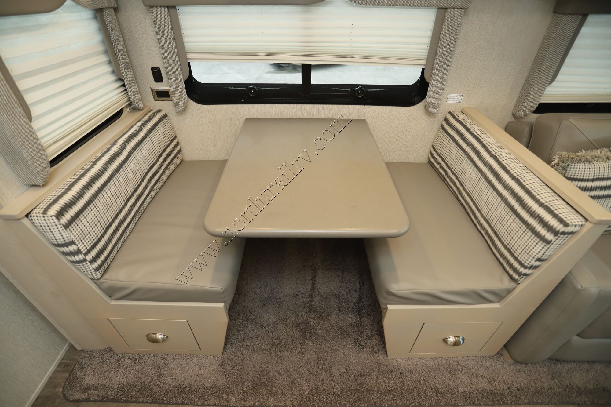 Used 2021 Newmar Bay Star Sport 2702 Class A  For Sale