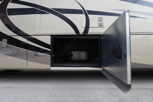 2008 Tiffin Motor Homes Phaeton 40QTH