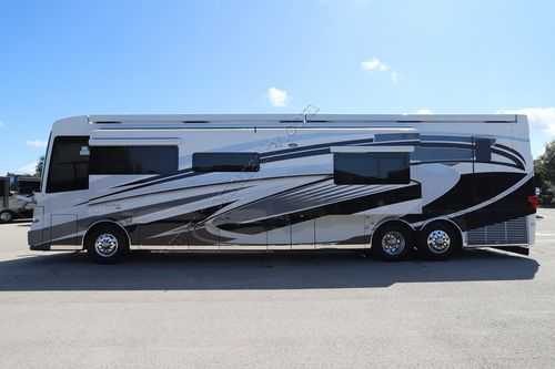 2024 Newmar Essex 4521