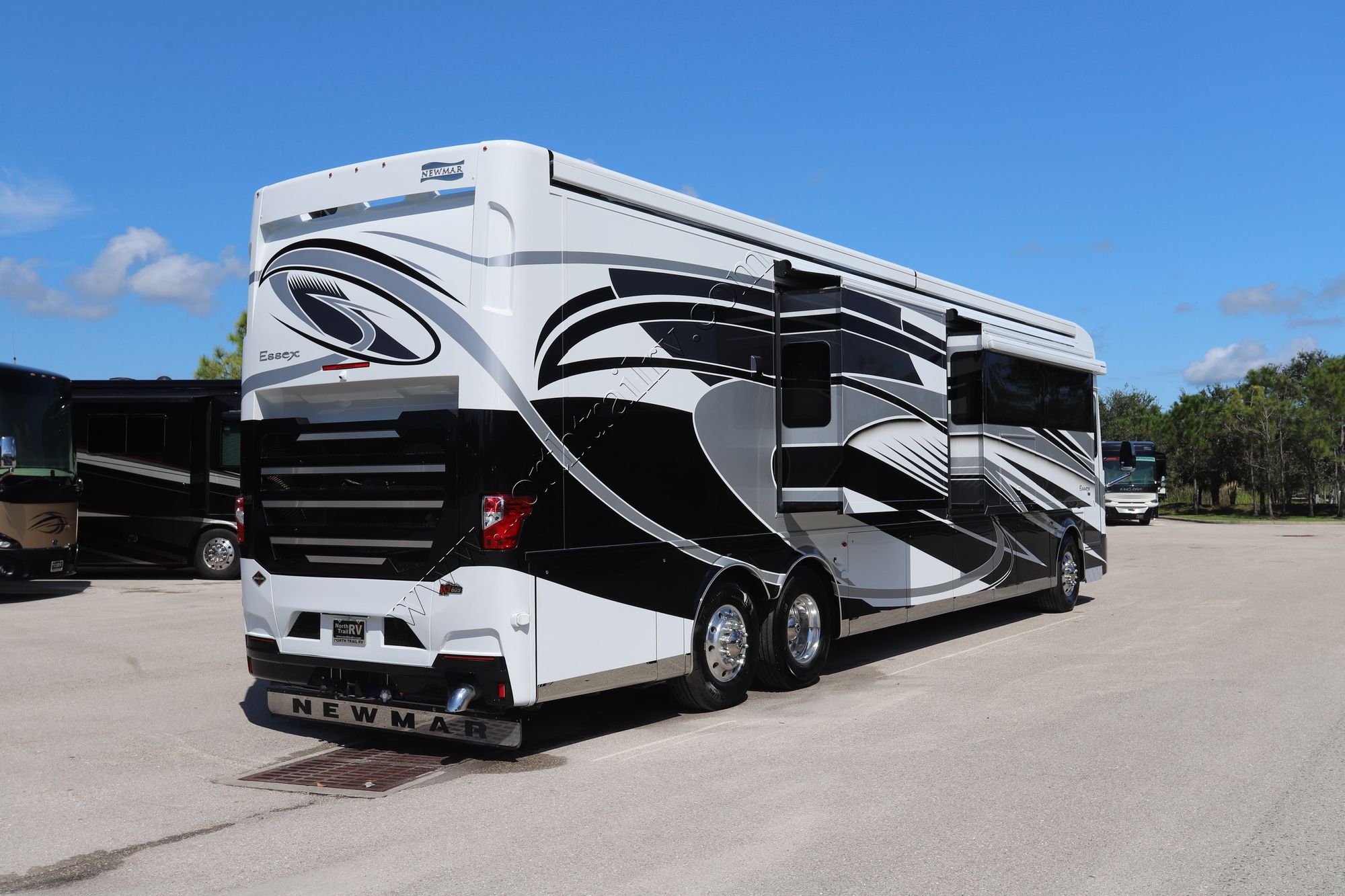 New 2024 Newmar Essex 4521 Class A  For Sale