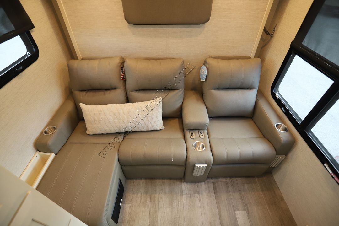 2024 Tiffin Motor Homes Wayfarer 25RLW 15663