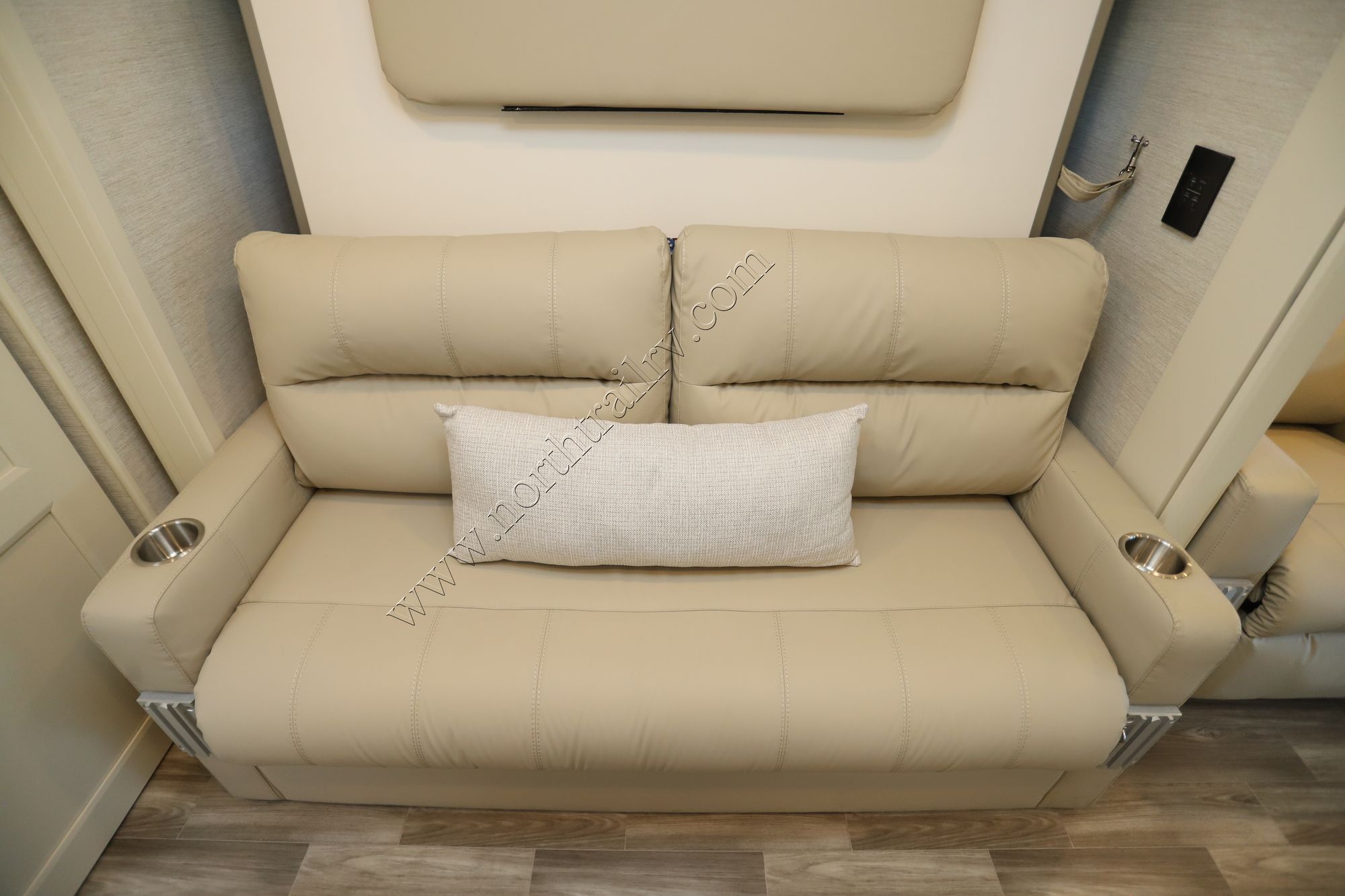 New 2024 Tiffin Motor Homes Wayfarer 25RW Class C  For Sale