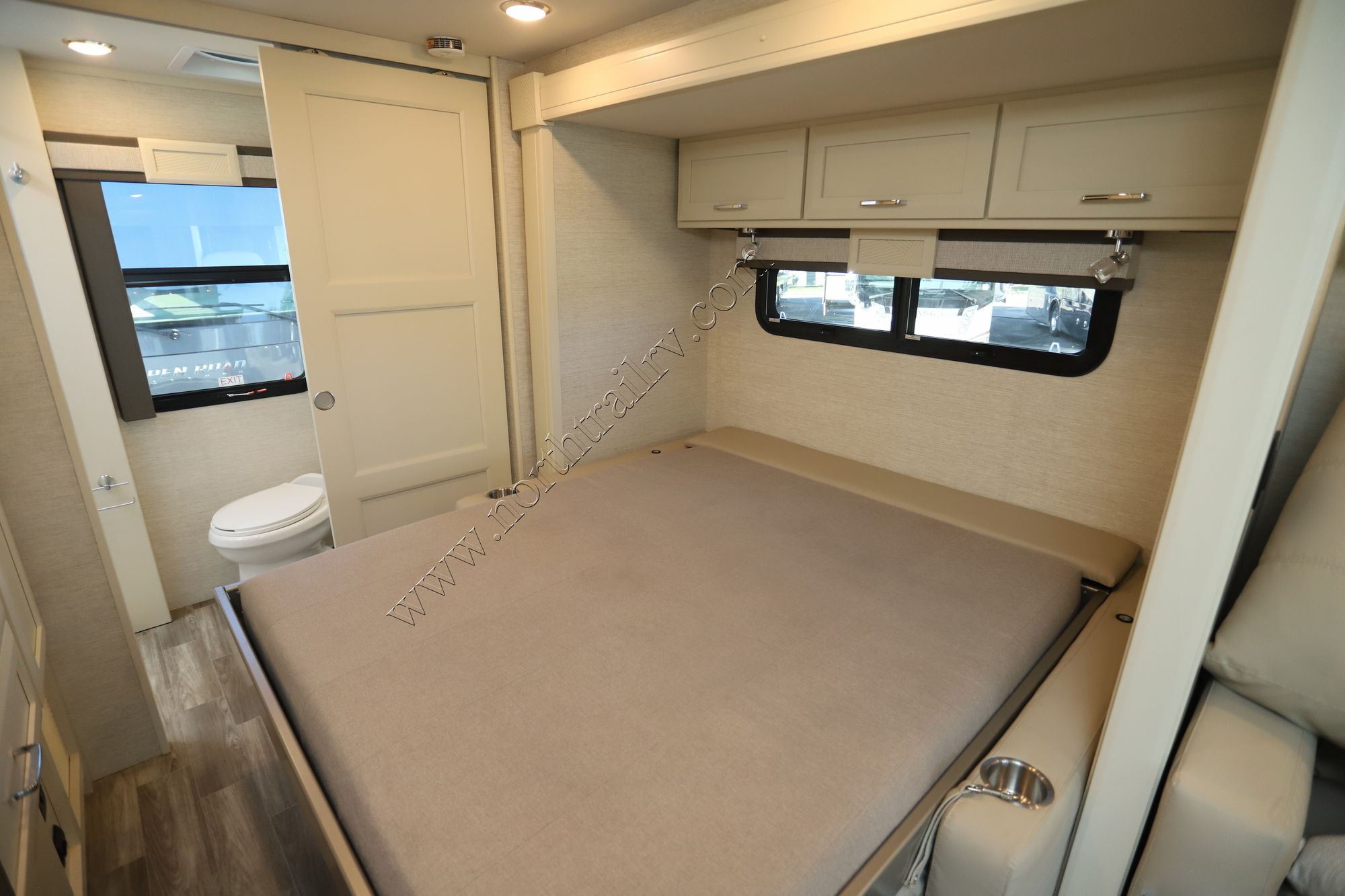 New 2024 Tiffin Motor Homes Wayfarer 25RW Class C  For Sale