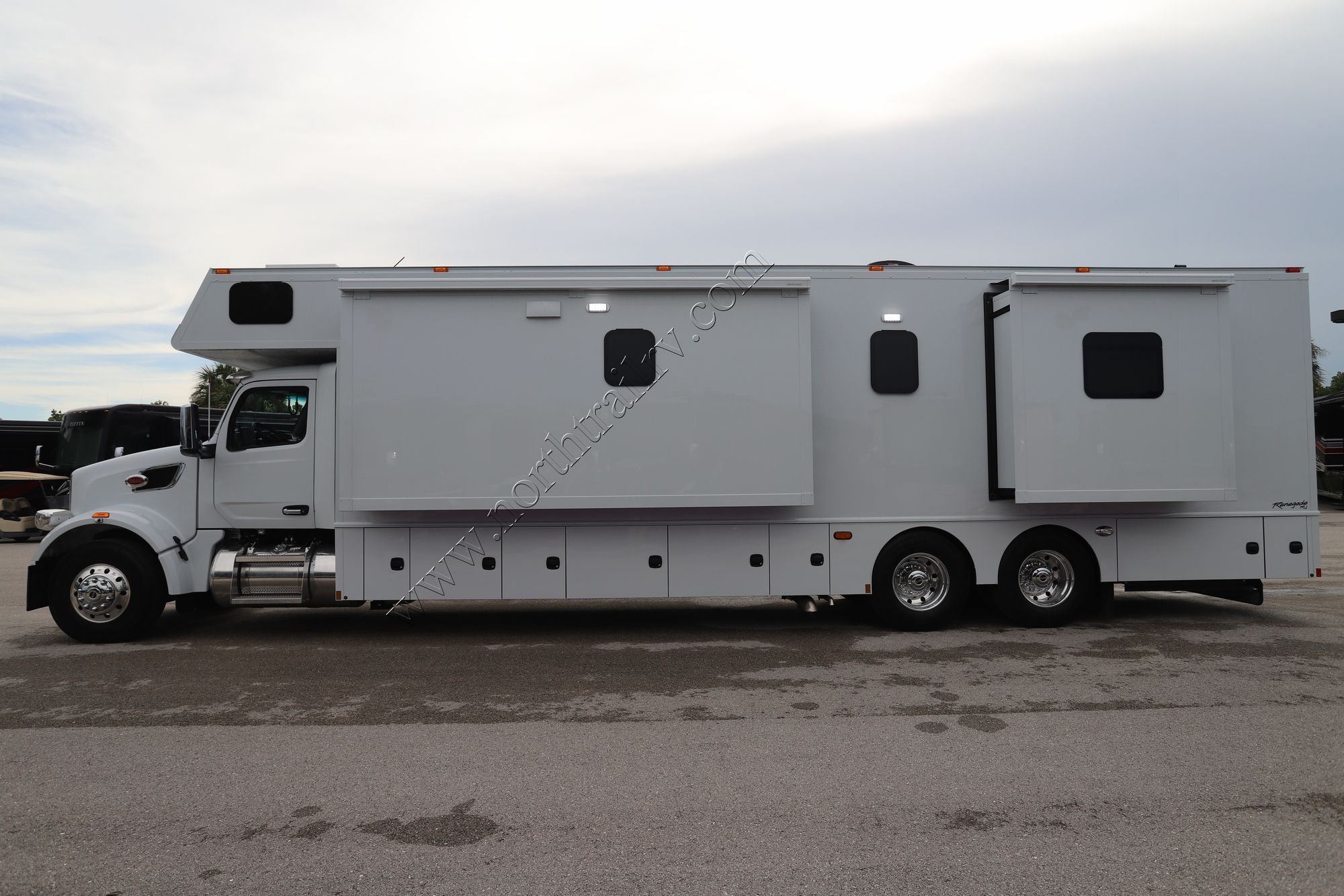 New 2024 Renegade Rv Classic 43CMD Super C  For Sale